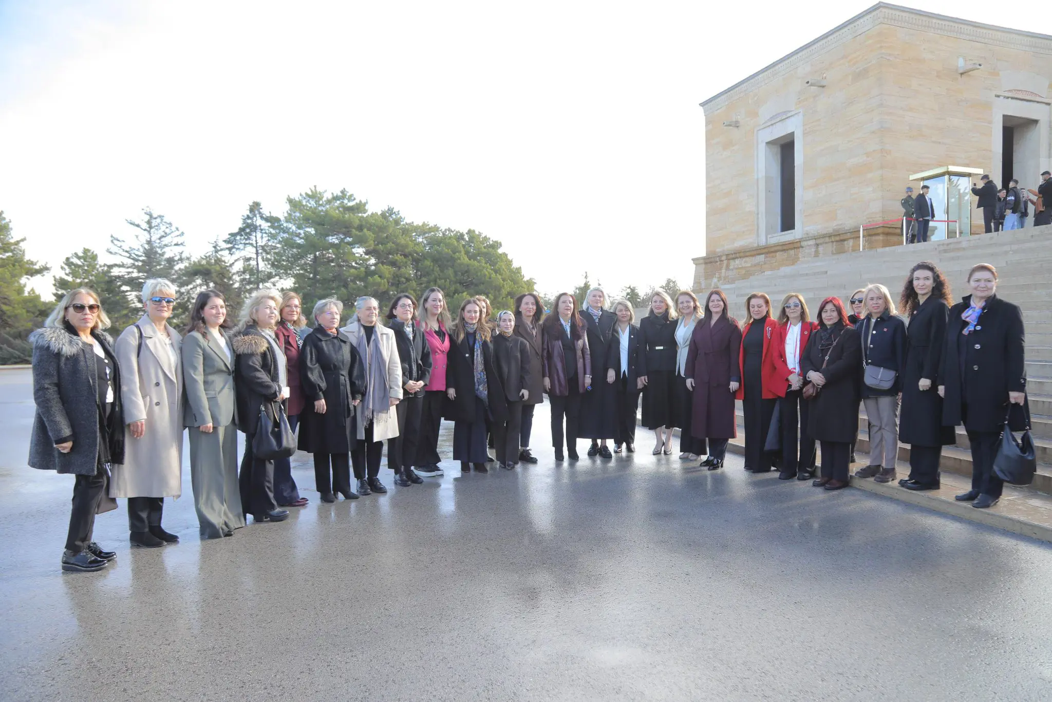 ANITKABİR’DE MEDENİ KANUN’UN YIL DÖNÜMÜ ANMASI galeri görseli